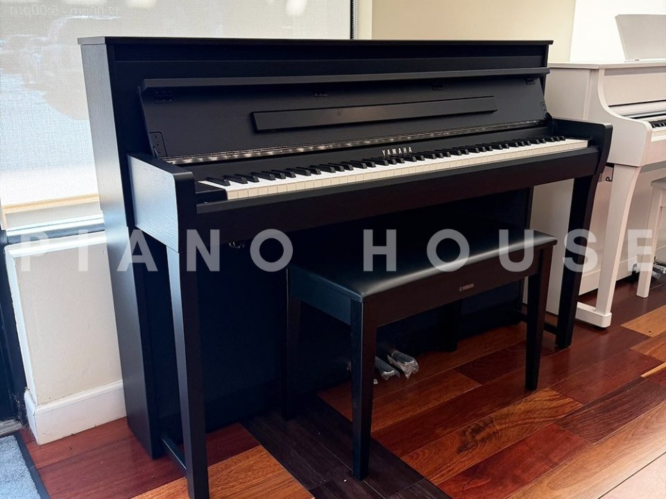 YAMAHA CLP-785 B (USED) - Góc nhìn thực tế 6